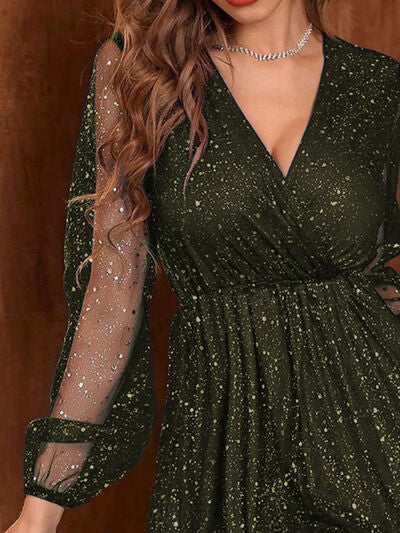 Eliza – Elegancka Sukienka z Połyskiem i Przezroczystymi Rękawami Dla Kobiet