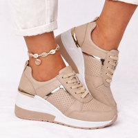 Clara – Damskie sportowe sneakersy na koturnie