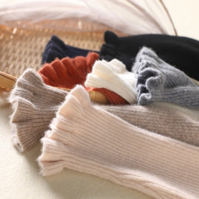 Natalia – Damski Sweter z Falbankowym Golfem i Rękawami