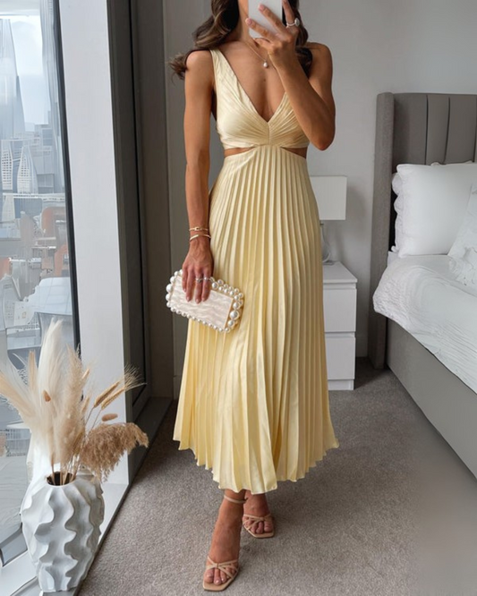 Karolina – Plisowana Sukienka Damska Midi z Dekoltem w Serek