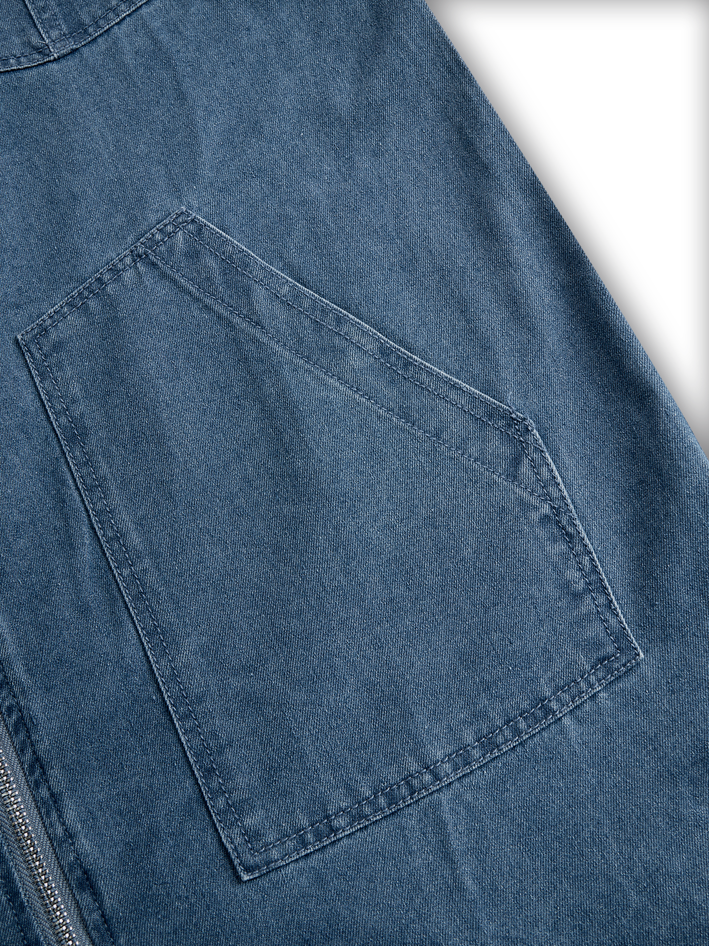 Maja – Damski denimowy kombinezon z kapturem i szerokimi nogawkami