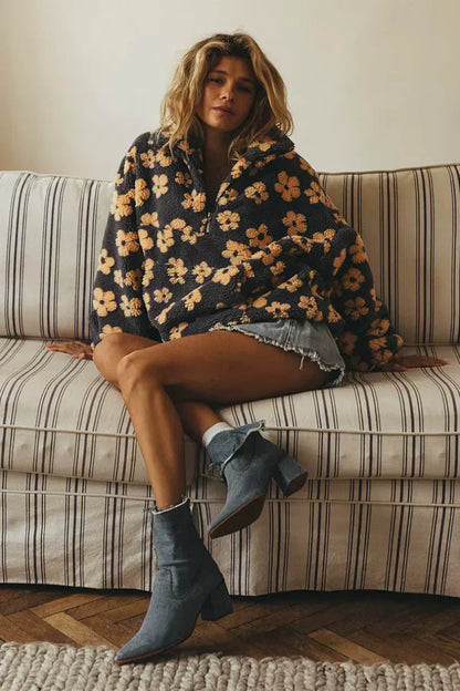 Valeria – Przytulna damska bluza polarowa z kwiatowym wzorem