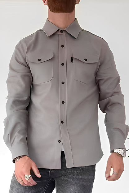 Finn – Elegancka Koszula Męska z Klapami na Kieszeniach