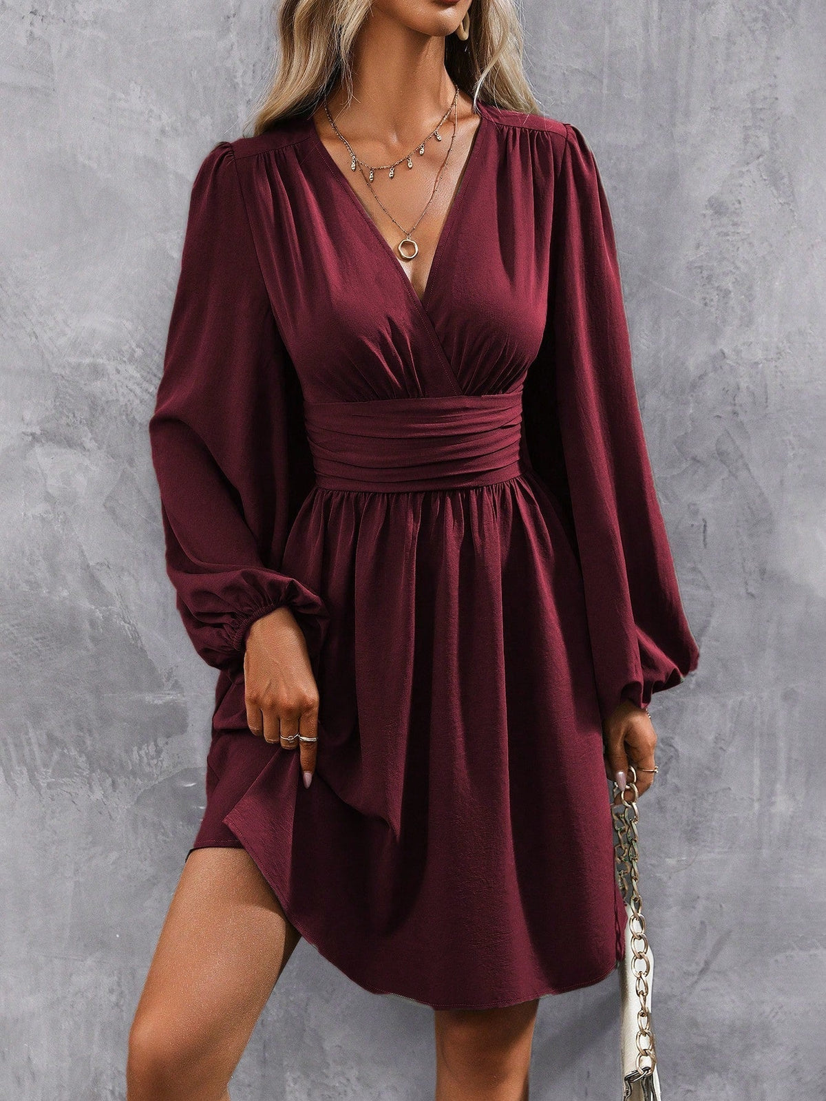 Julia – Damenkleid mit V-Ausschnitt und langen Ärmeln - Image 19