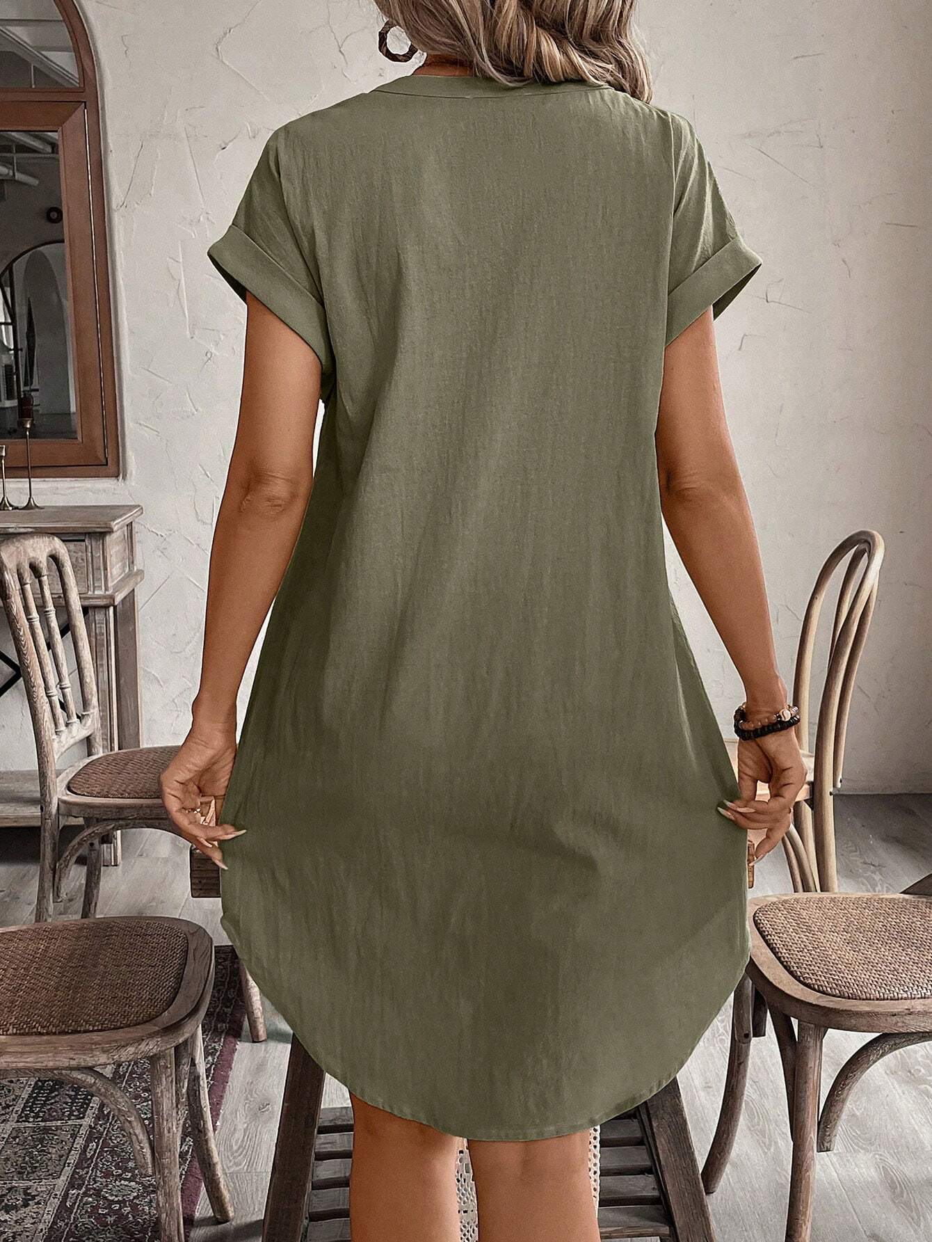 Katrin – Kurzärmeliges Damenkleid mit Knopfleiste - Image 2