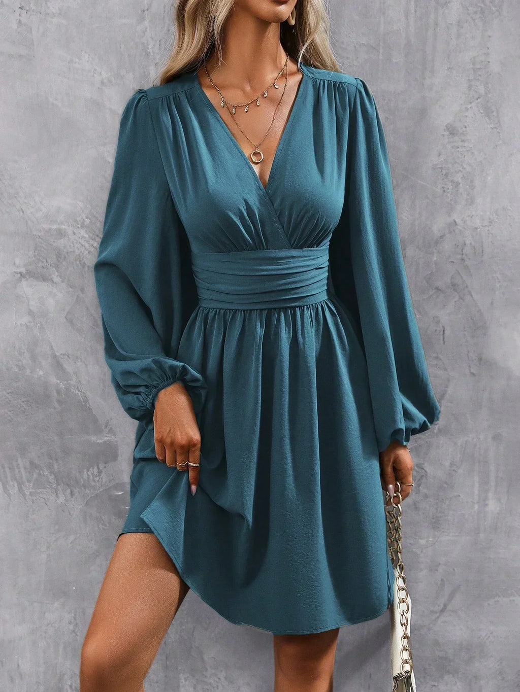 Julia – Damenkleid mit V-Ausschnitt und langen Ärmeln - Image 9