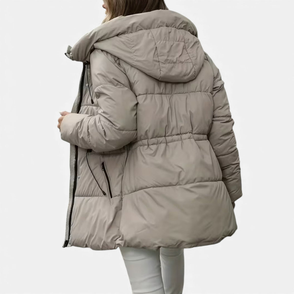 Długa damska kurtka puchowa z kapturem i regulowanym sznurkiem - J&B; - 3 - Livia-Moda