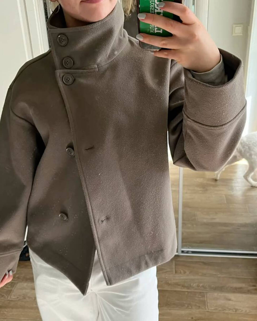 Kurtka damska z wysokim kołnierzem i luźnym krojem - J&B; - 4 - Livia-Moda