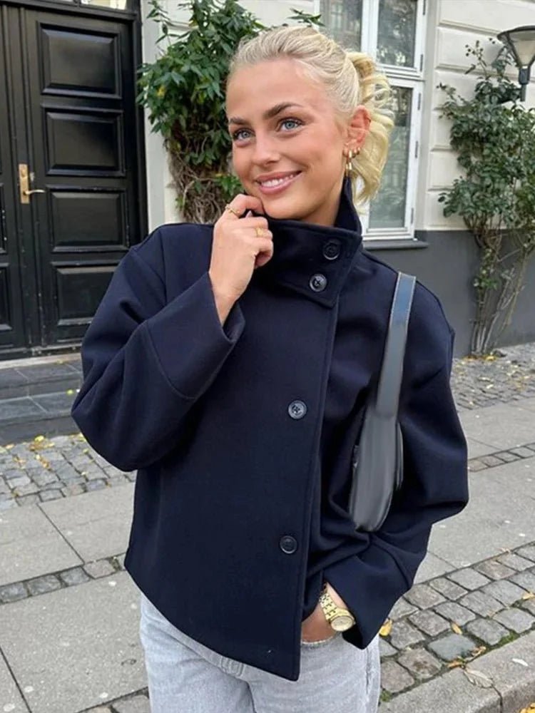 Kurtka damska z wysokim kołnierzem i luźnym krojem - J&B; - 15 - Livia-Moda