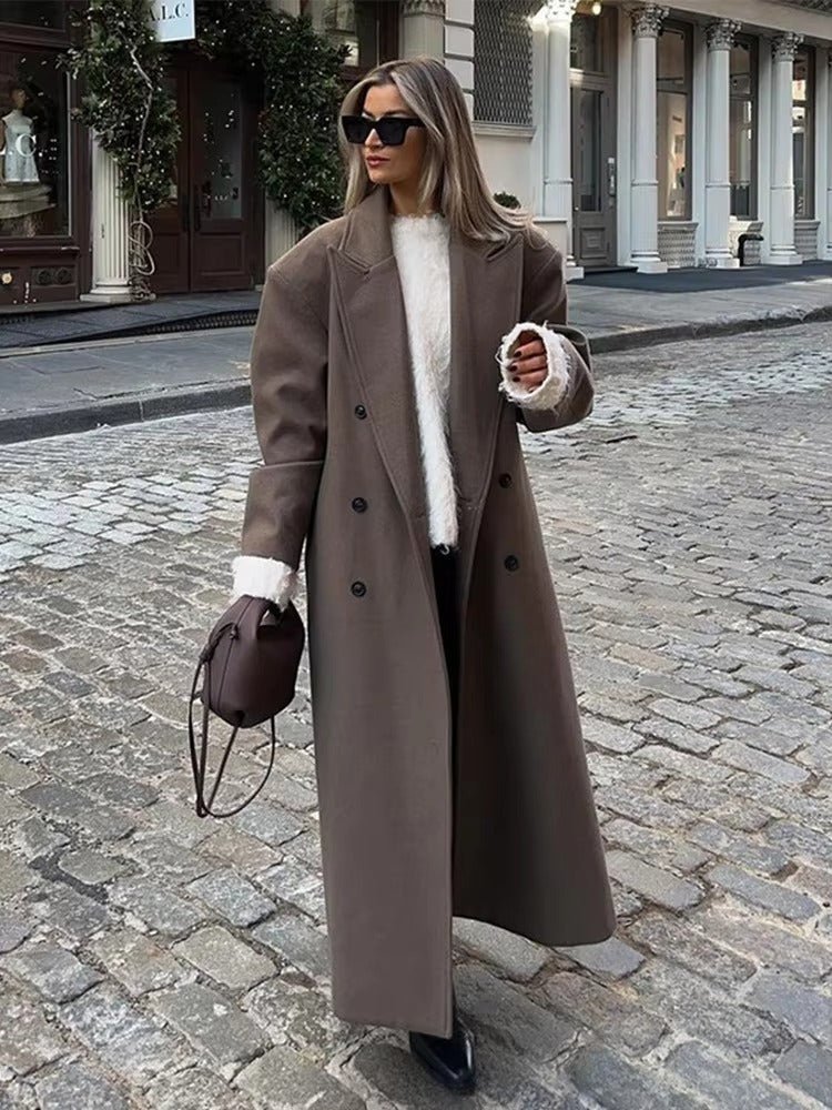 Długa damska kurtka o luźnym kroju i szerokim klapie - J&B; - 4 - Livia-Moda