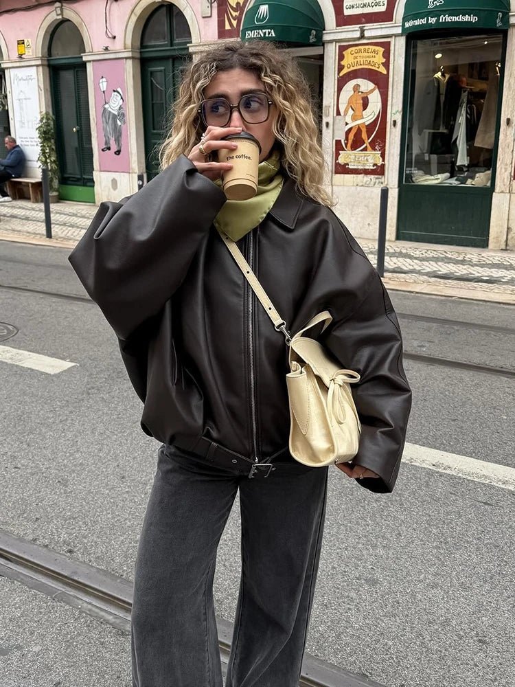Damska kurtka bomberka z paskiem i oversize'owym krojem - J&B; - 3 - Livia-Moda