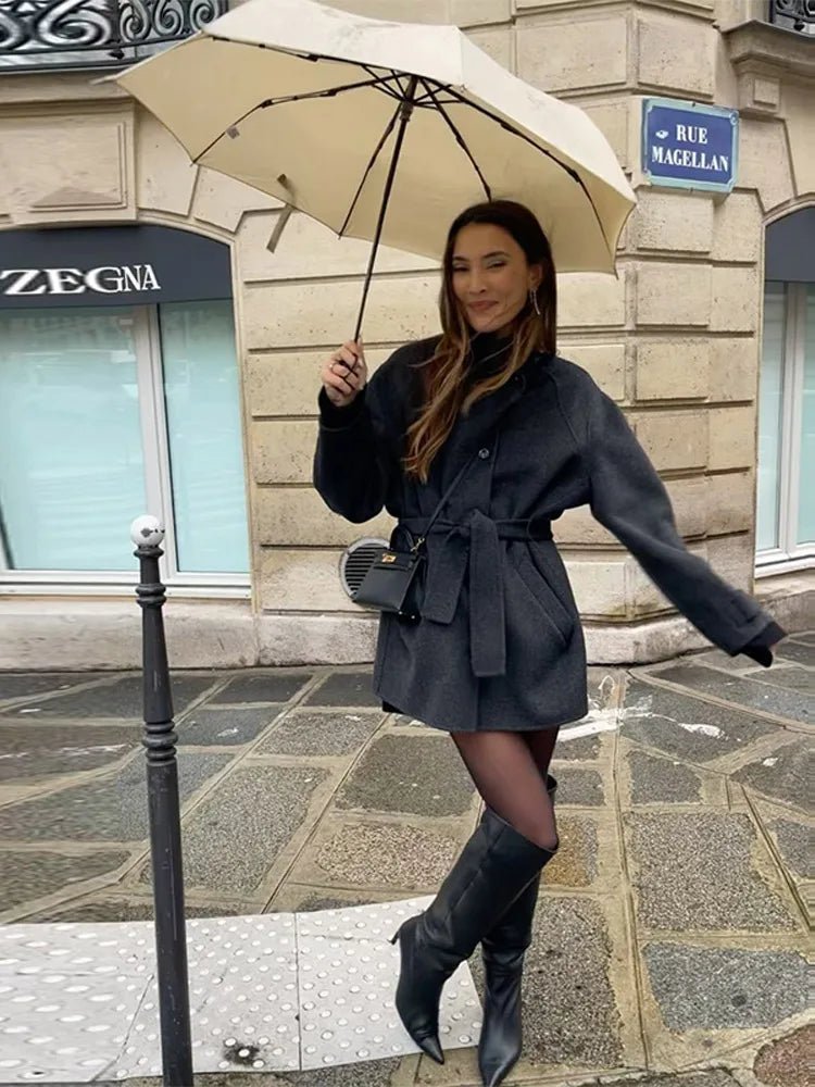 Kurtka damska z paskiem, o swobodnym kroju i z wysokim kołnierzem - J&B; - 6 - Livia-Moda