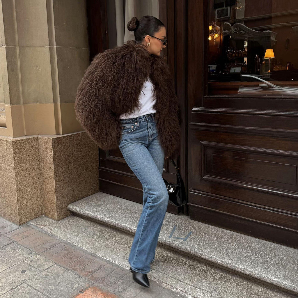 Damska kurtka ze sztucznego futra w stylu oversize z wysokim kołnierzem i miękkim krojem - J&B; - 6 - Livia-Moda