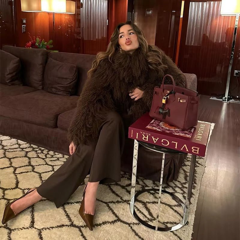Damska kurtka ze sztucznego futra w stylu oversize z wysokim kołnierzem i miękkim krojem - J&B; - 8 - Livia-Moda