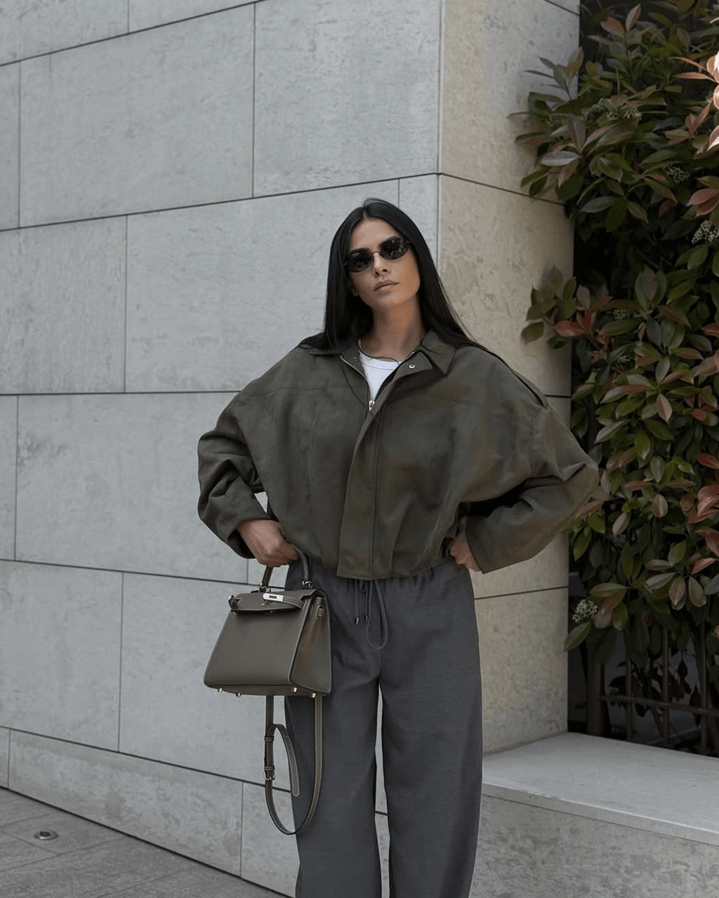 Kurtka bomberowa damska, oversize, z zamkiem błyskawicznym - J&B; - 4 - Livia-Moda