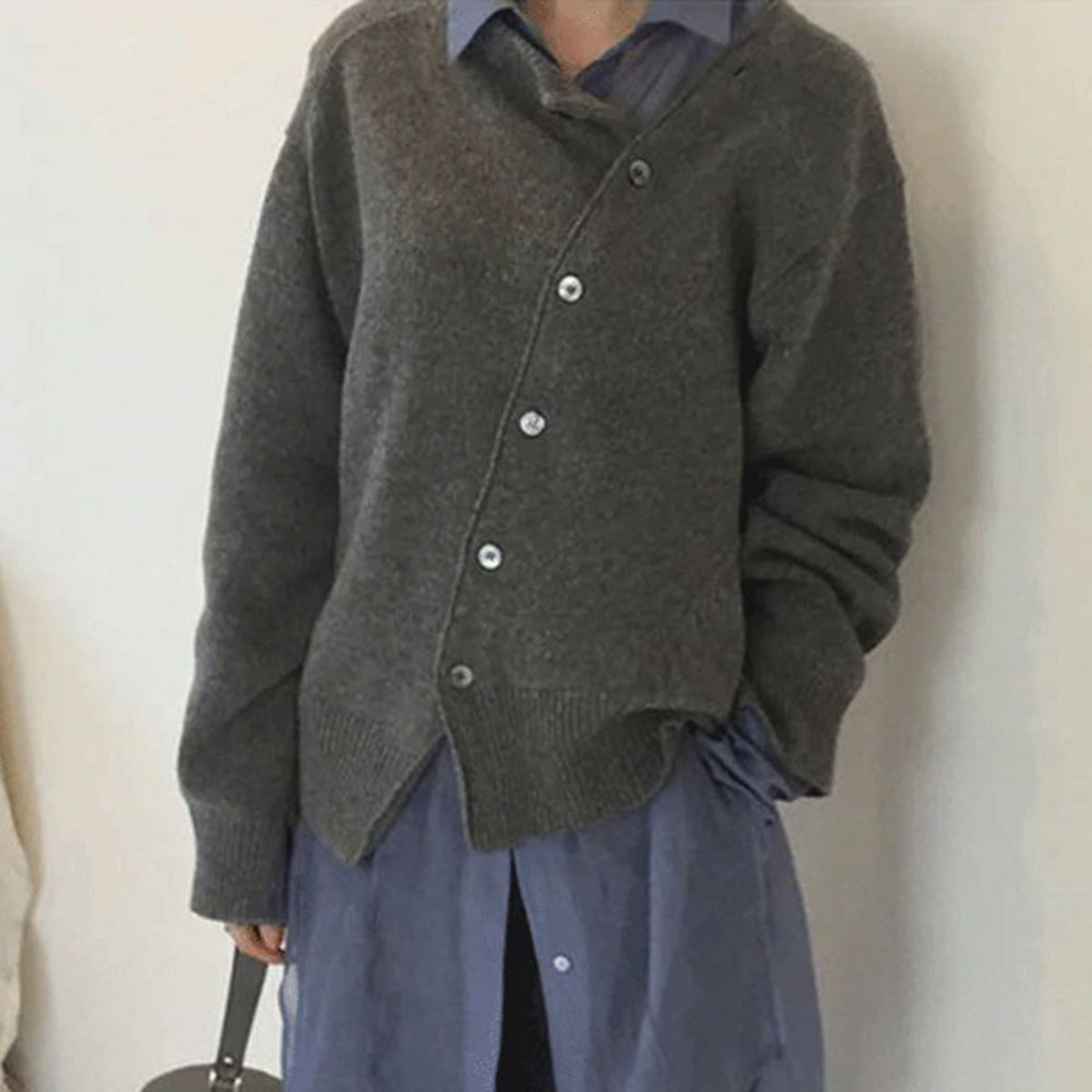 Damska sweter z dzianiny o luźnym kroju z guzikami - L&S; - 2 - Livia-Moda