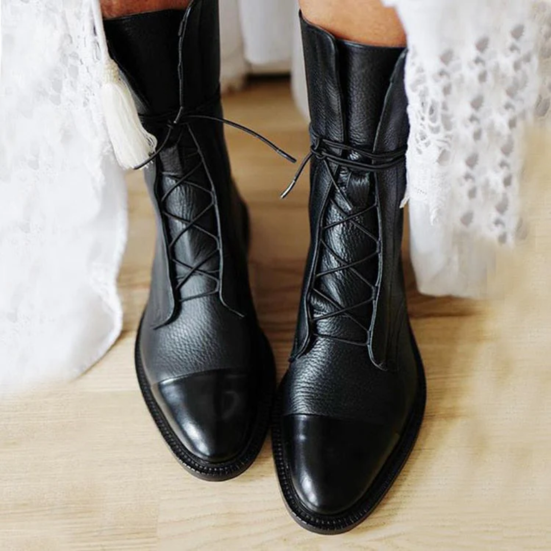 Damskie botki sznurowane z wypolerowanym czubkiem - J&B; - 1 - Livia-Moda
