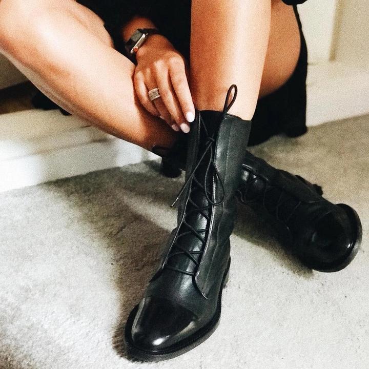 Damskie botki sznurowane z wypolerowanym czubkiem - J&B; - 2 - Livia-Moda