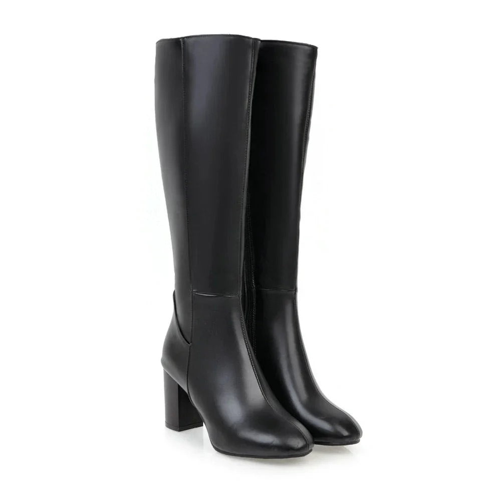 Stylowe damskie buty z grubym obcasem i spiczastym czubkiem - J&B; - 3 - Livia-Moda