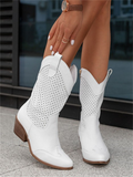 Damskie buty w stylu westernowym z grubym obcasem i perforowanym wzorem - J&B; - 1 - Livia-Moda