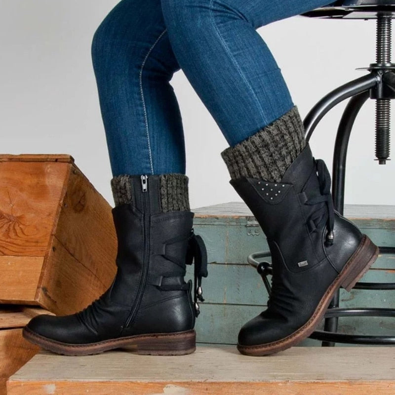 Stylowe damskie botki z kwiatowym wzorem i klamrami - J&B; - 4 - Livia-Moda