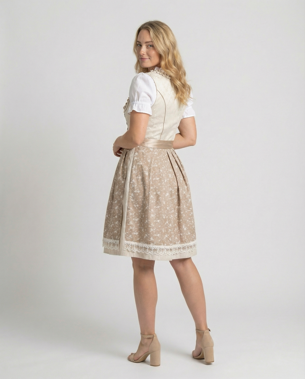 Dirndl damskie z fartuchem i kwiatowym wzorem - J&B; - 3 - Livia-Moda