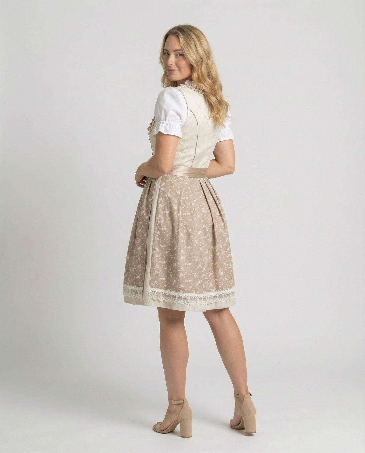 Dirndl damskie z fartuchem i kwiatowym wzorem - J&B; - 3 - Livia-Moda