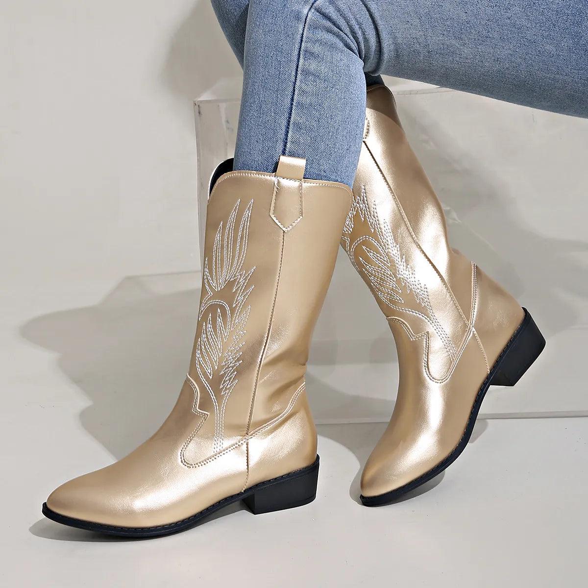 Damskie buty kowbojskie z grubym obcasem i eleganckim haftem - J&B; - 3 - Livia-Moda