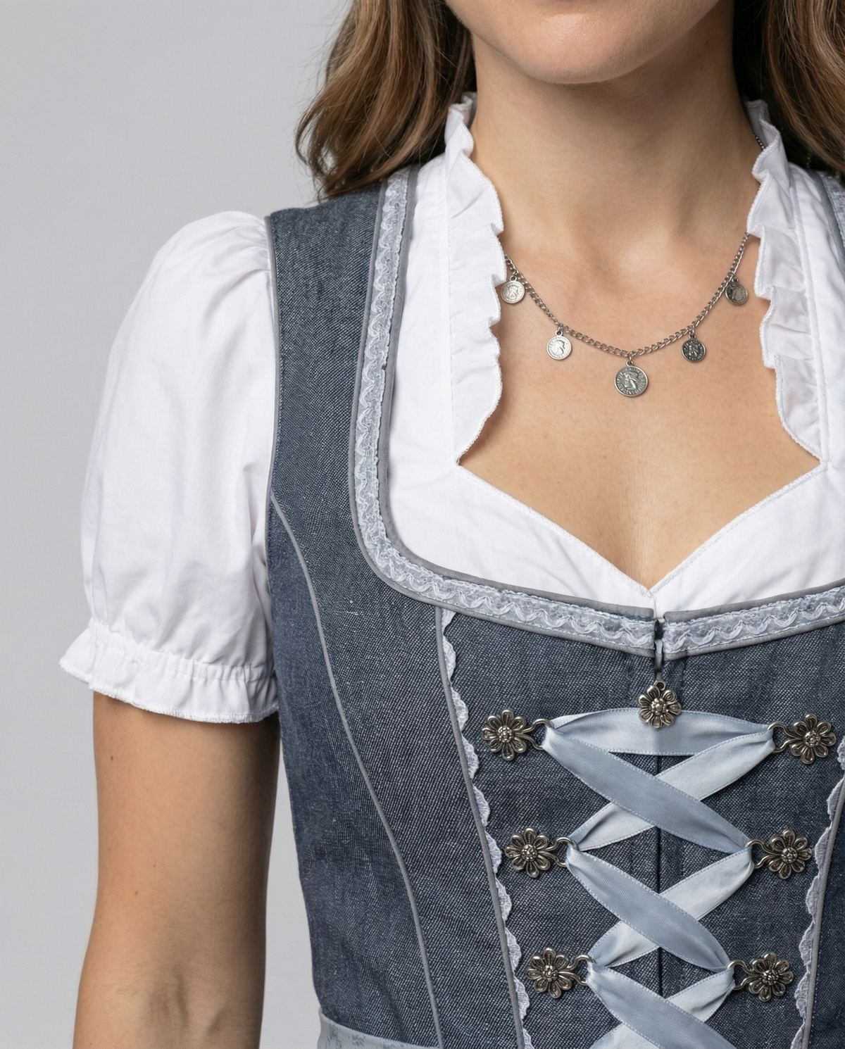 Dirndl dla kobiet – Elegancki design i podkreślający sylwetkę krój - J&B; - 5 - Livia-Moda