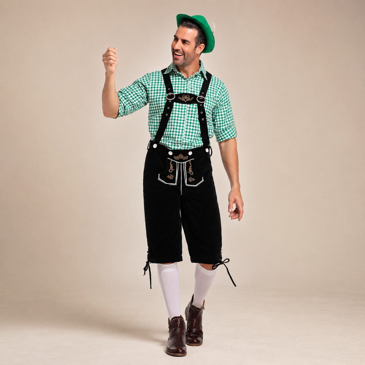 Strój dla mężczyzn z skórzanymi spodniami, koszulą w kratę i szelkami na Oktoberfest - 6 - Livia-Moda