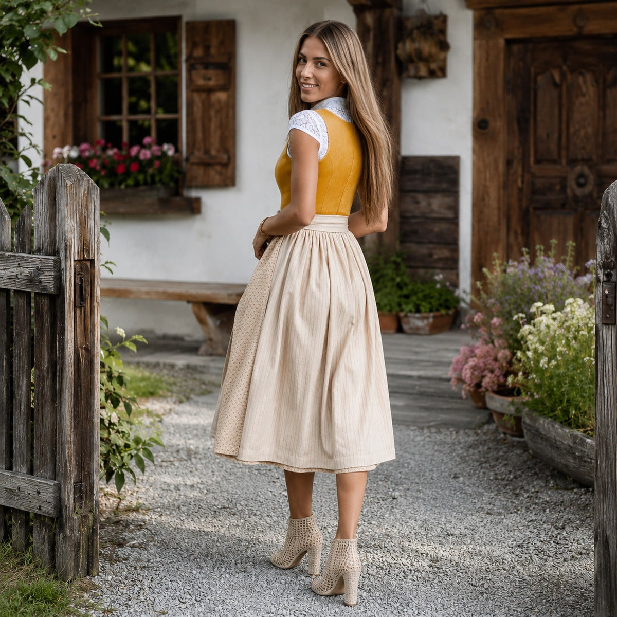 Dirndl damski o klasycznym kroju i dopasowanym górnym części - J&B; - 2 - Livia-Moda