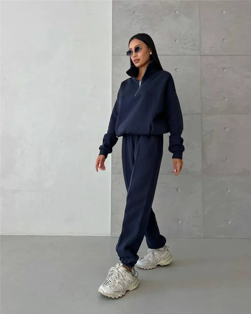 Damen Lounge Set mit Stehkragen und legerer Passform - J&B - 5 - Atelier-Zofia
