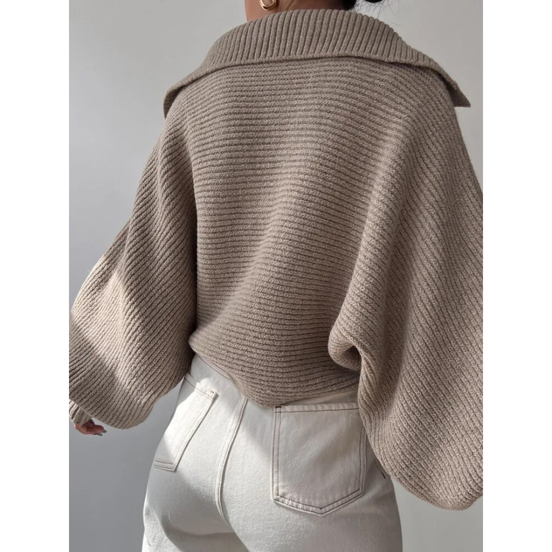 Pullover damski z oversize'owym krojem i dekoltem w serek | L&V - 5 - Livia-Moda
