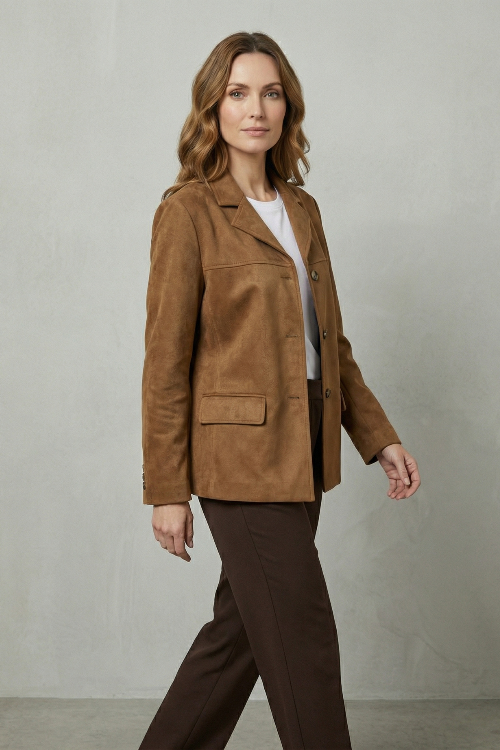 Blazer damski z klasycznym krojem i praktycznymi kieszeniami | L&V - 3 - Livia-Moda