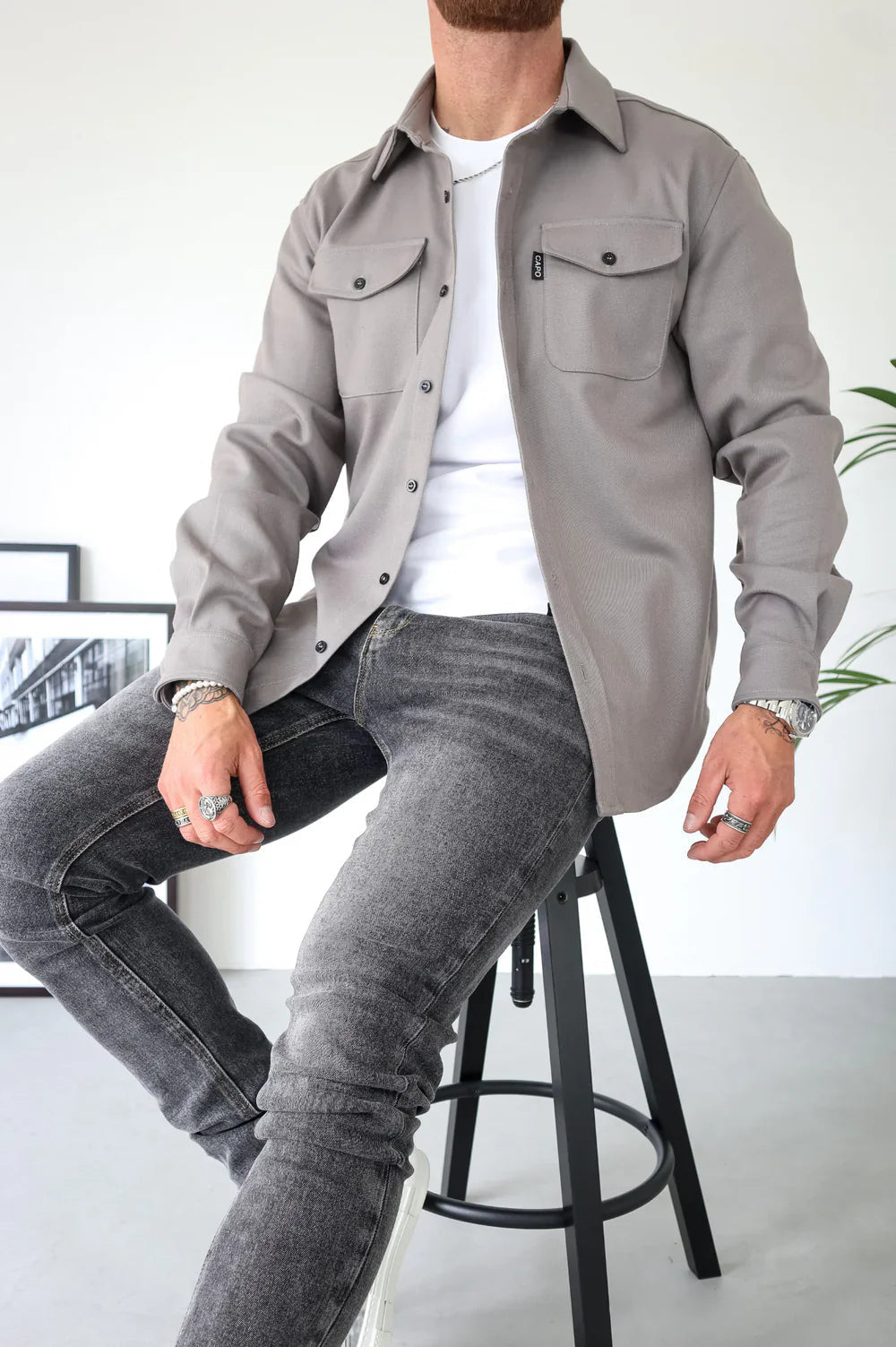 Herrenjacke mit zwei praktischen Brusttaschen und lässigem Schnitt | A&B - 2 - Annoboutique