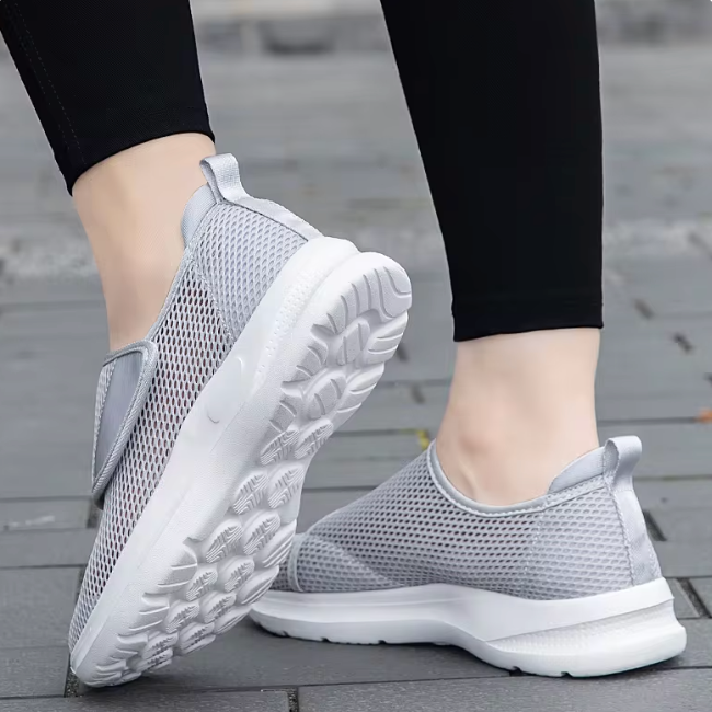 Regulowane buty komfortowe damskie - Extra szeroka forma i oddychająca siateczka - J&B - 5 - Livia-Moda