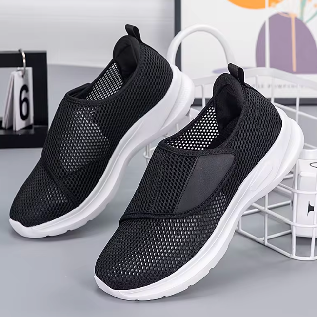 Diabetikerfreundne Slipper dla kobiet - Extra szeroka forma z regulowanym designem - J&B - 4 - Livia-Moda