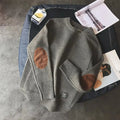 Pullover męski z akcentami na łokciach i luźnym krojem | L&V - 1 - Livia-Moda