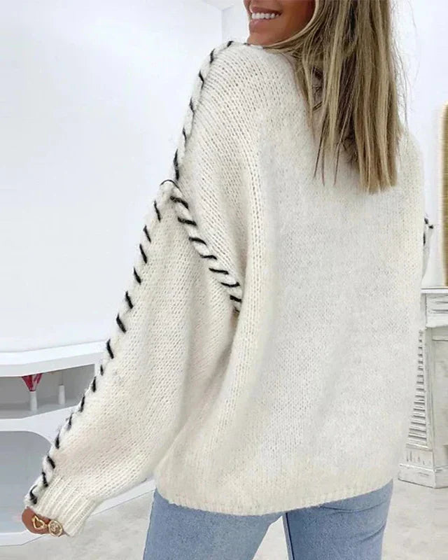 Pullover damski z luźnym krojem i kontrastowymi detalami | L&V - 6 - Livia-Moda