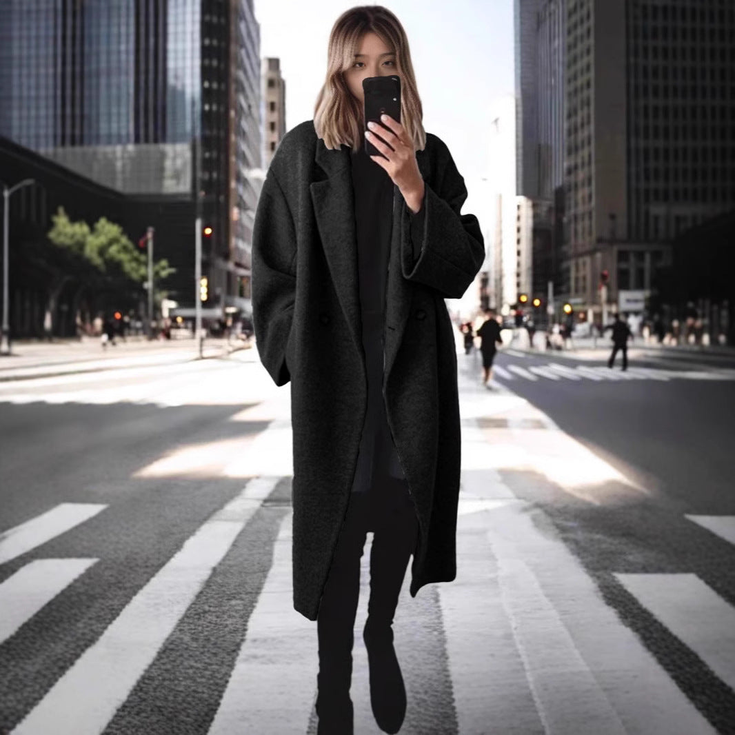 Płaszcz damski oversized z podwójnym zapięciem i luźnym krojem | L&V - 5 - Livia-Moda