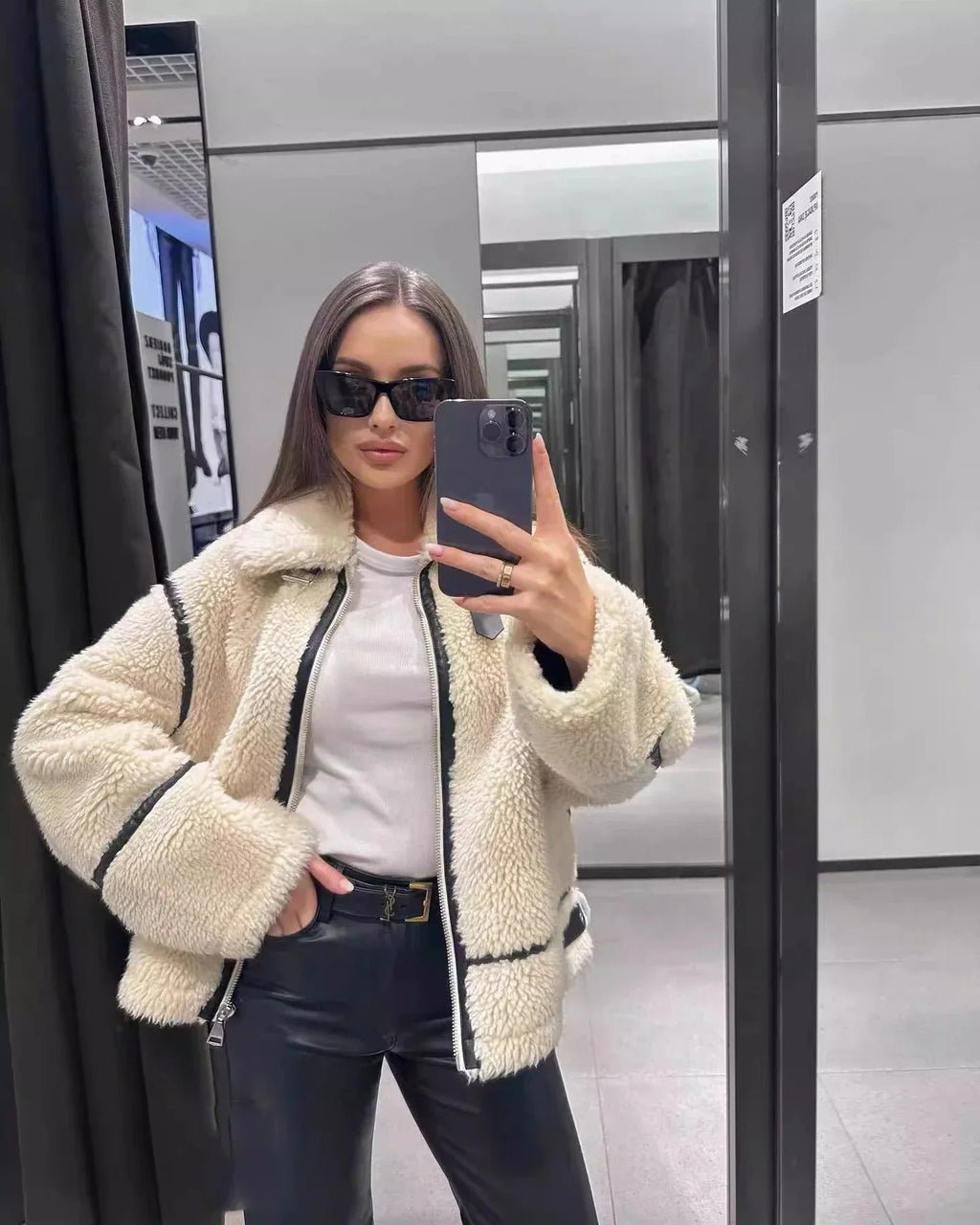 Kurtka damska z luźnym krojem i kontrastowymi detalami | L&V - 3 - Livia-Moda