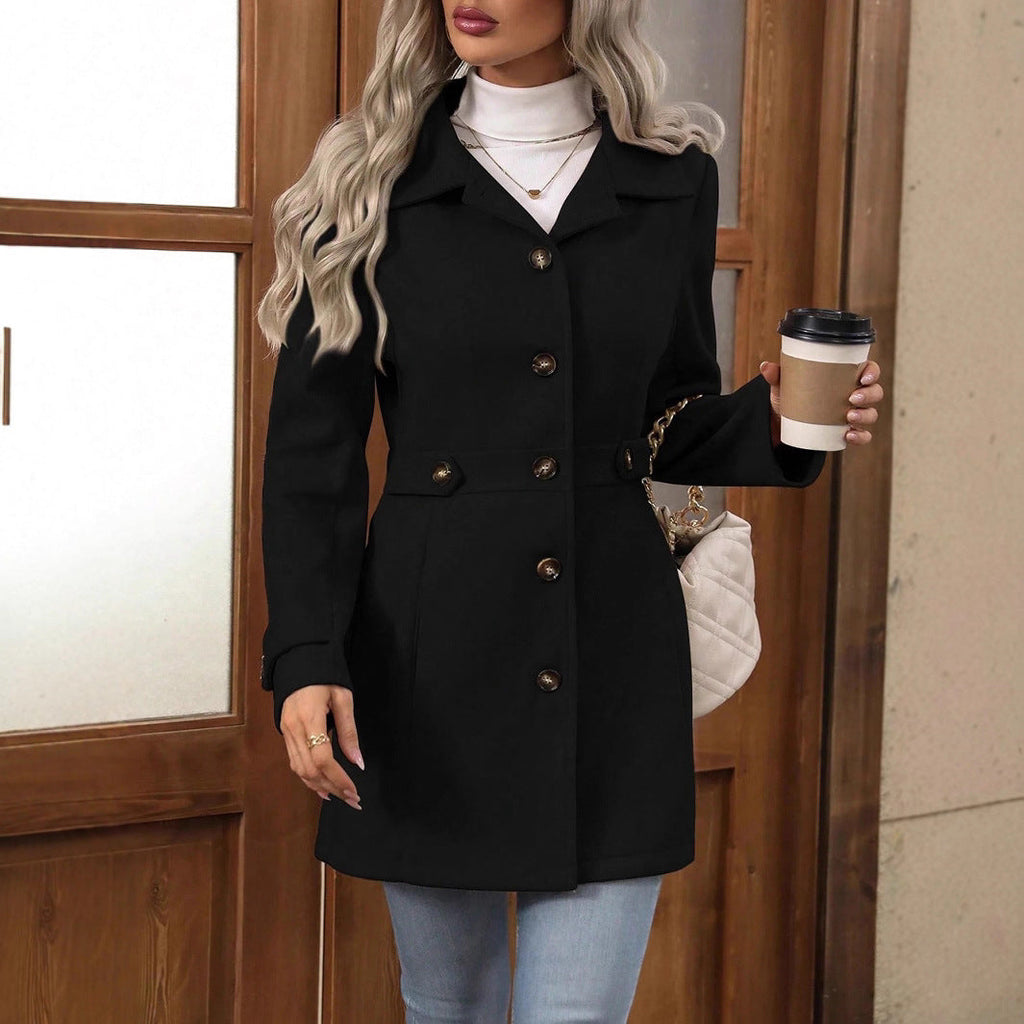 Trench coat damski z taliowanym krojem i eleganckim zapięciem | L&V - 3 - Livia-Moda