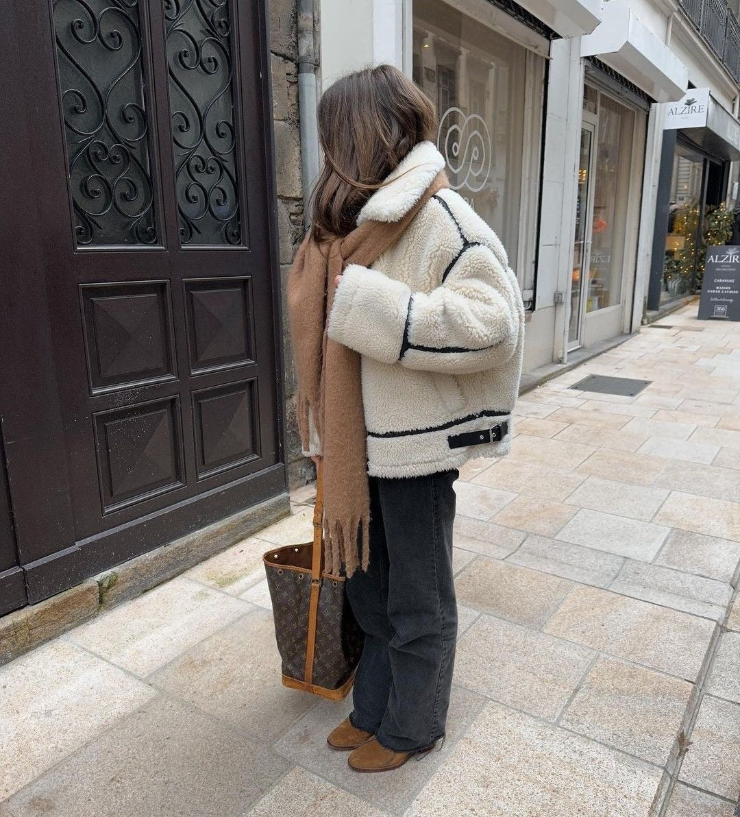 Kurtka damska oversized z kołnierzem i kontrastowymi detalami | L&V - 2 - Livia-Moda