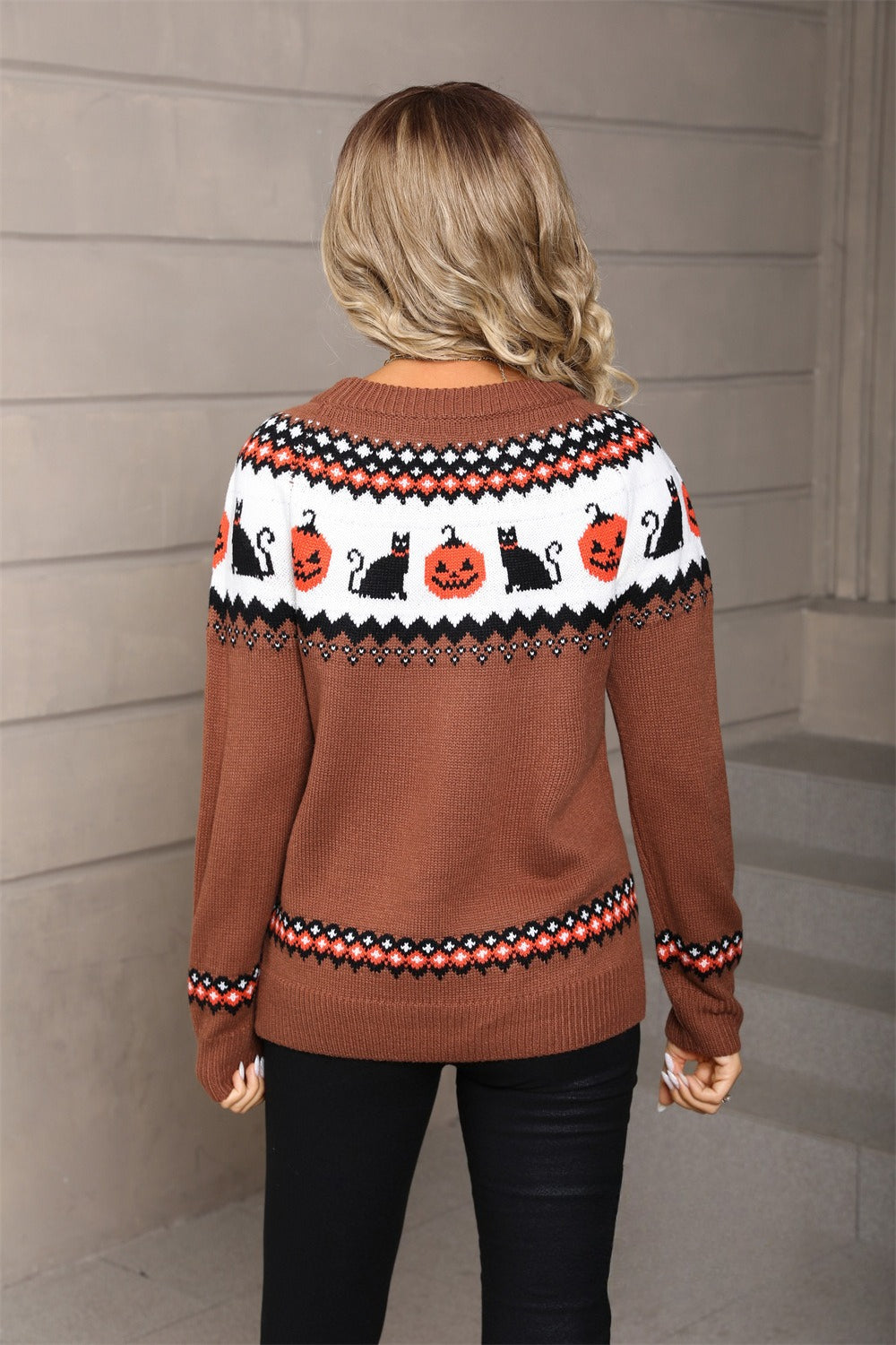 Pullover damski z motywem Halloween i okrągłym dekoltem | L&V - 8 - Livia-Moda