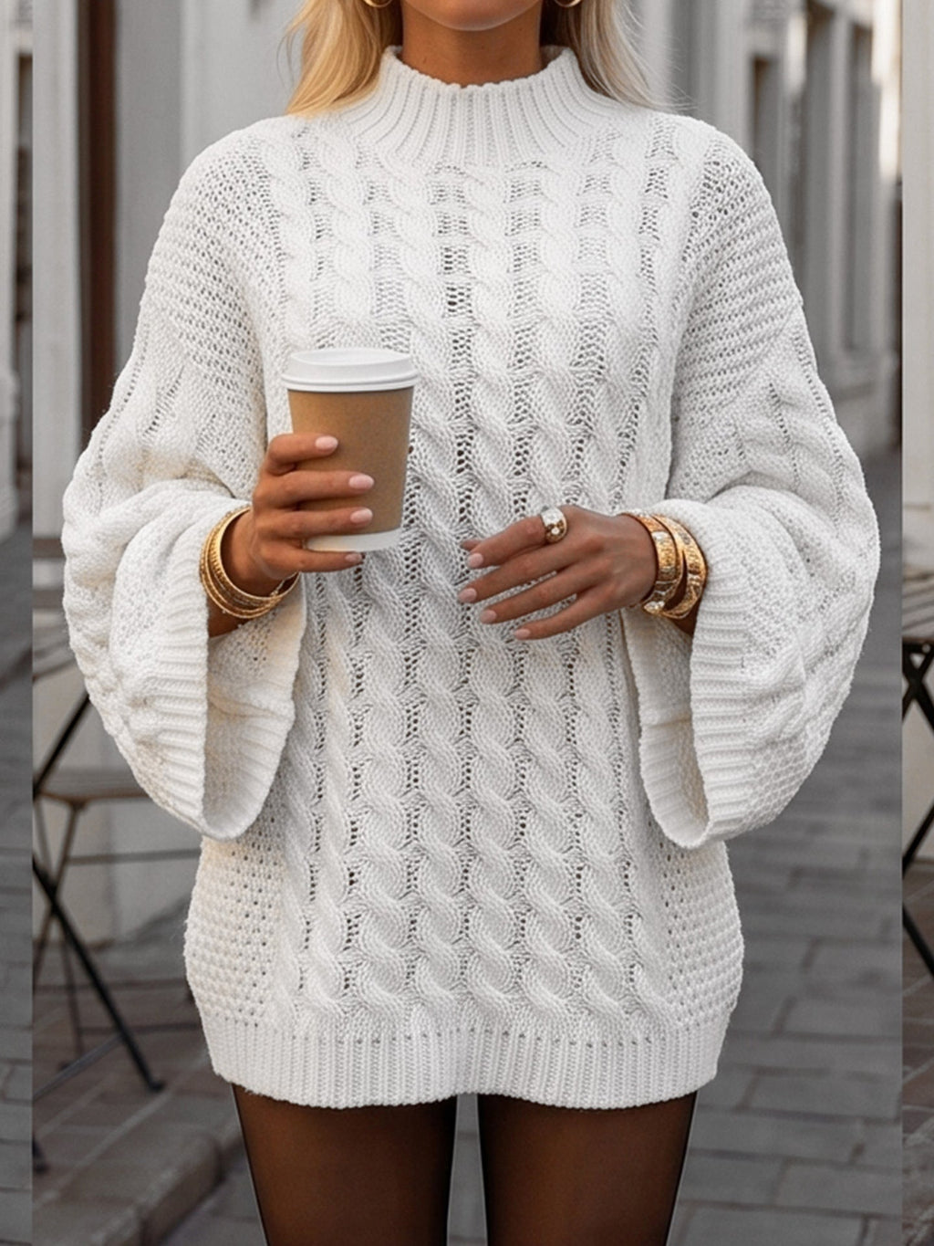Pullover damski z wysokim kołnierzem i szerokimi rękawami | L&V - 3 - Livia-Moda