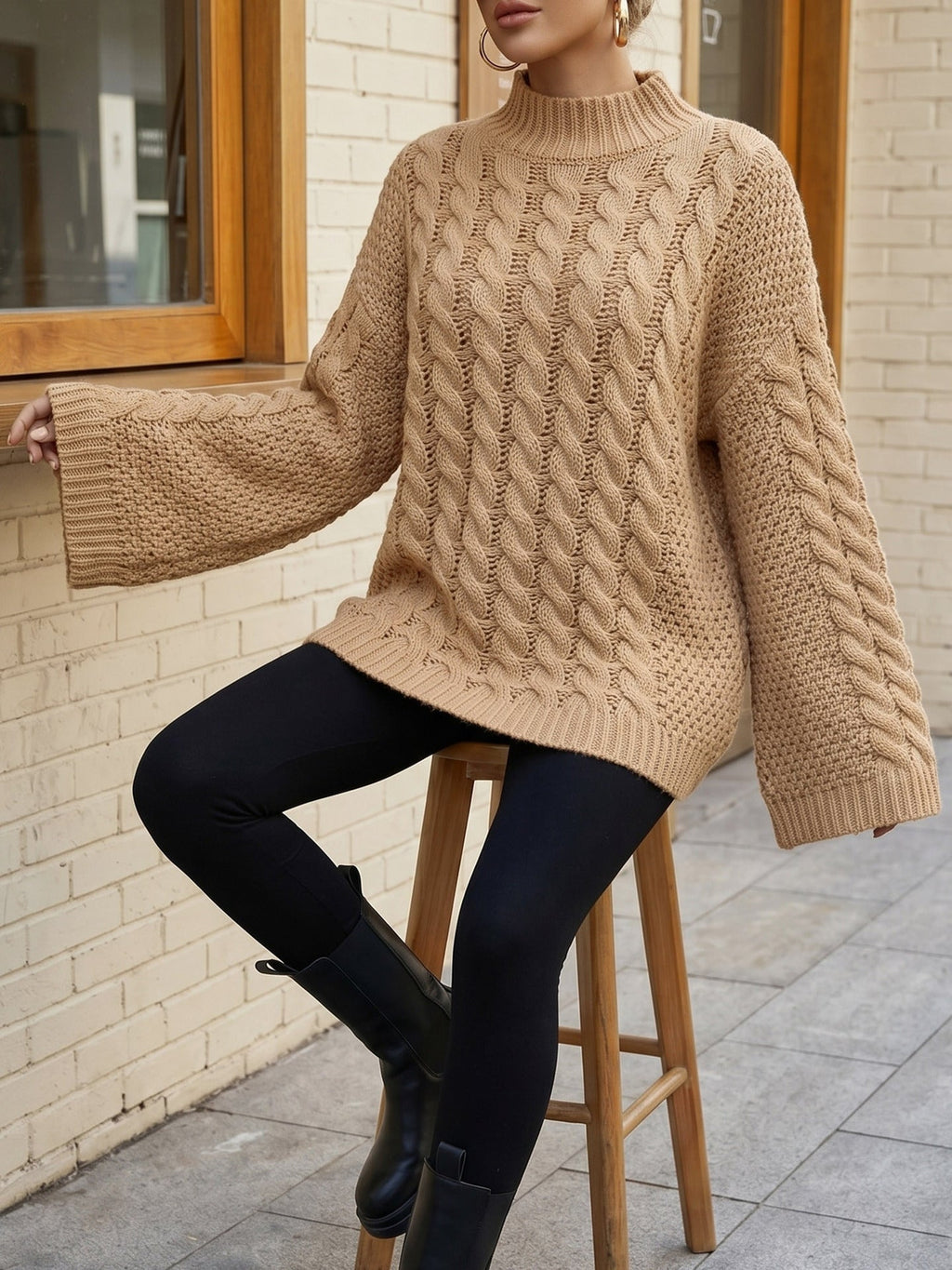 Pullover damski z wysokim kołnierzem i szerokimi rękawami | L&V - 12 - Livia-Moda