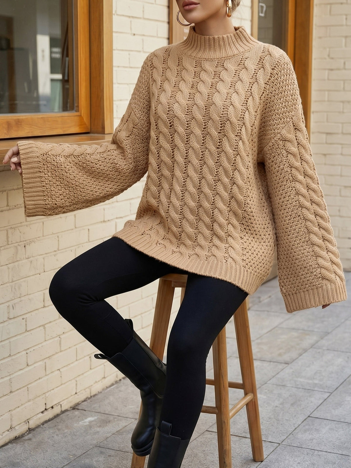 Pullover damski z wysokim kołnierzem i szerokimi rękawami | L&V - 12 - Livia-Moda