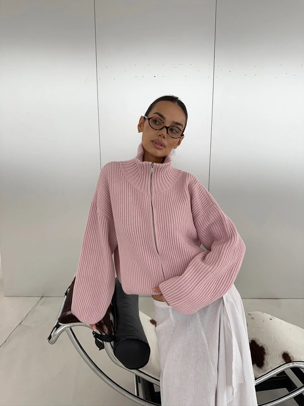 Pullover damski z wysokim kołnierzem i zamkiem | L&V - 1 - Livia-Moda