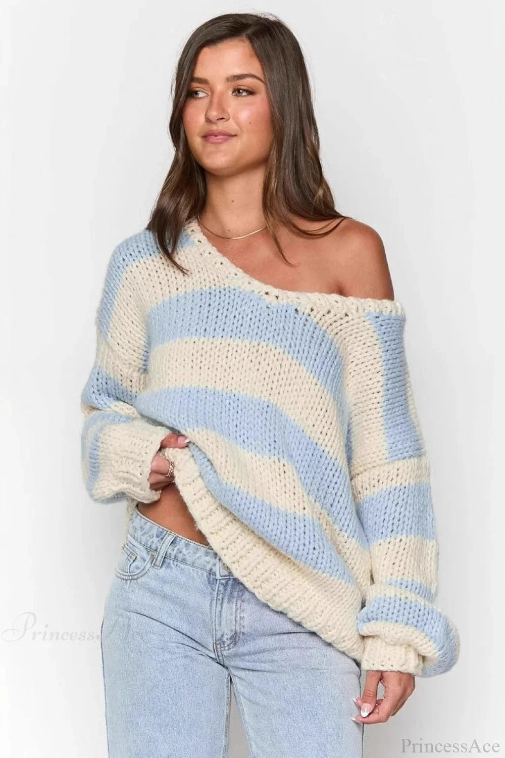 Pullover Damski Oversized z Dekoltem Off-Shoulder i Długimi Rękawami | L&V - 7 - Livia-Moda