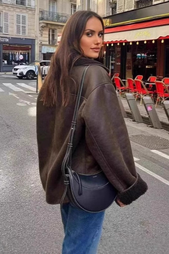 Kurtka Damska Oversized z Szerokim Rewersem i Guzikami | L&V - 3 - Livia-Moda